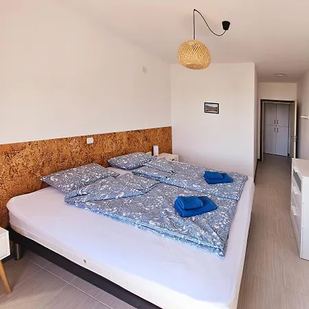 Sea * تشيرنوموريتس