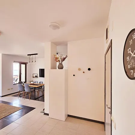 Sea Apartment *